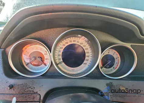 2013 Mercedes-Benz C 250 z USA, uszkodzony, nr VIN WDDGJ4HB0DG036122